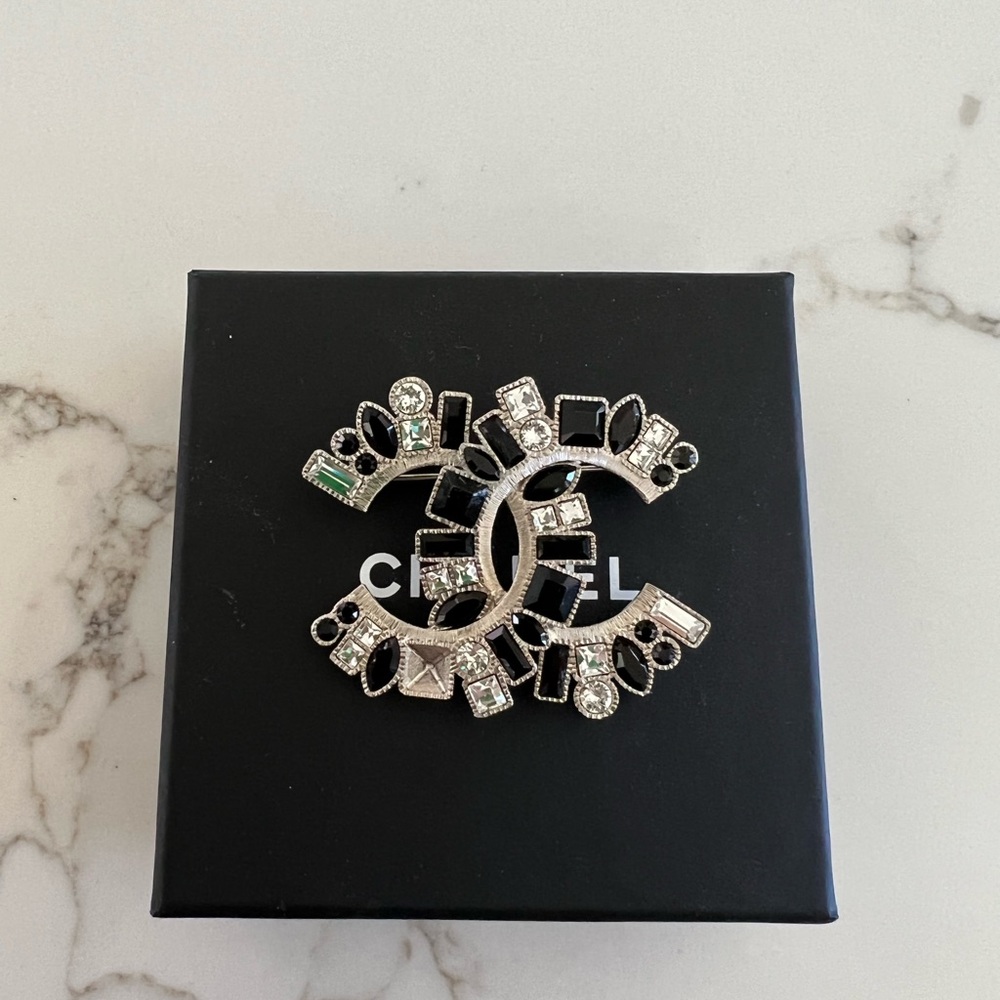 Chanel Brooch - Picture 8 of 9